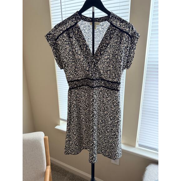 Monteau Dresses & Skirts - 3 for $9 Monteau Light Weight Black and White Floral Dress V Neck Mini S-M